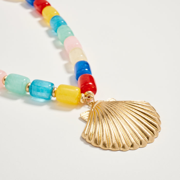 Gold Seashell Pendant Beaded Necklace – Chunky Resin Barrel Beads with Adjustable Chain, Coastal Statement Jewelry for Women