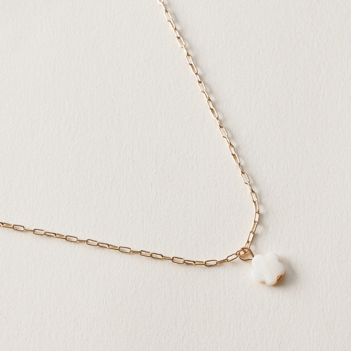 Flower Charm Chain Anklet – Minimal White Flower Anklet