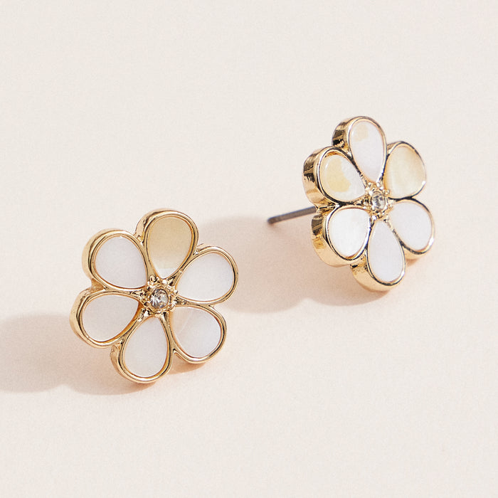 Mother of Pearl Daisy Stud Earrings – Elegant Floral Jewelry for Everyday & Special Occasions
