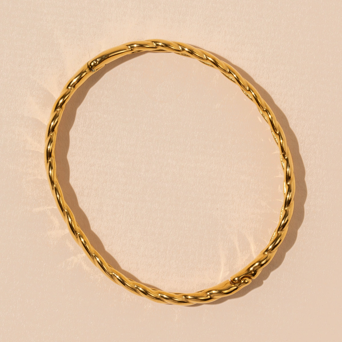 18K Gold Plated Stainless Steel Contemporary Design Bangle