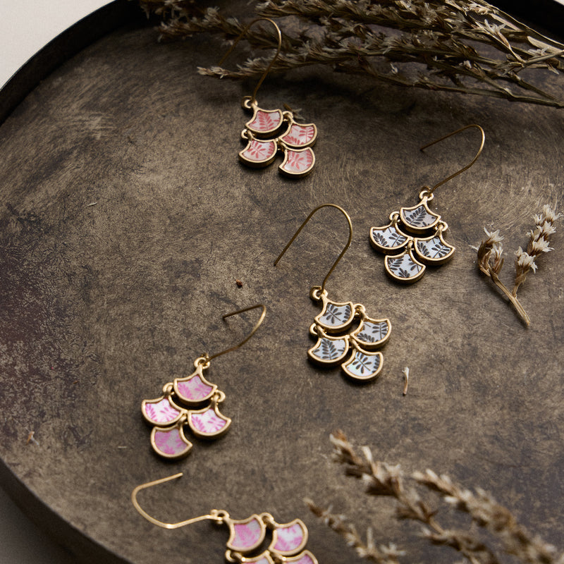 Boho-Chic Gold and Blue Mother of Pearl Drop Earrings – Floral Inlay Design