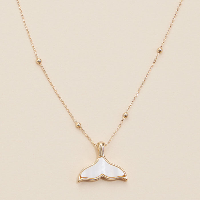 Whale Tale Shell Charm Short Necklace
