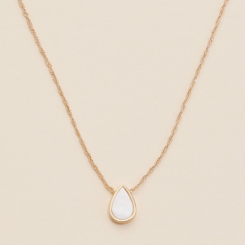 Tear Drop Shell Charm Short Necklace