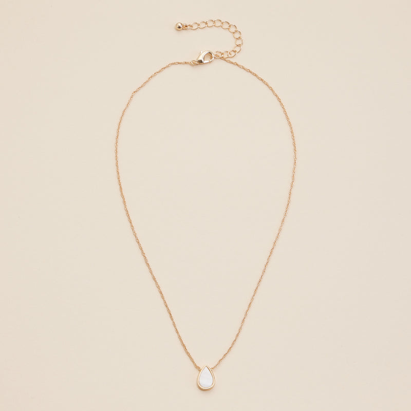 Tear Drop Shell Charm Short Necklace