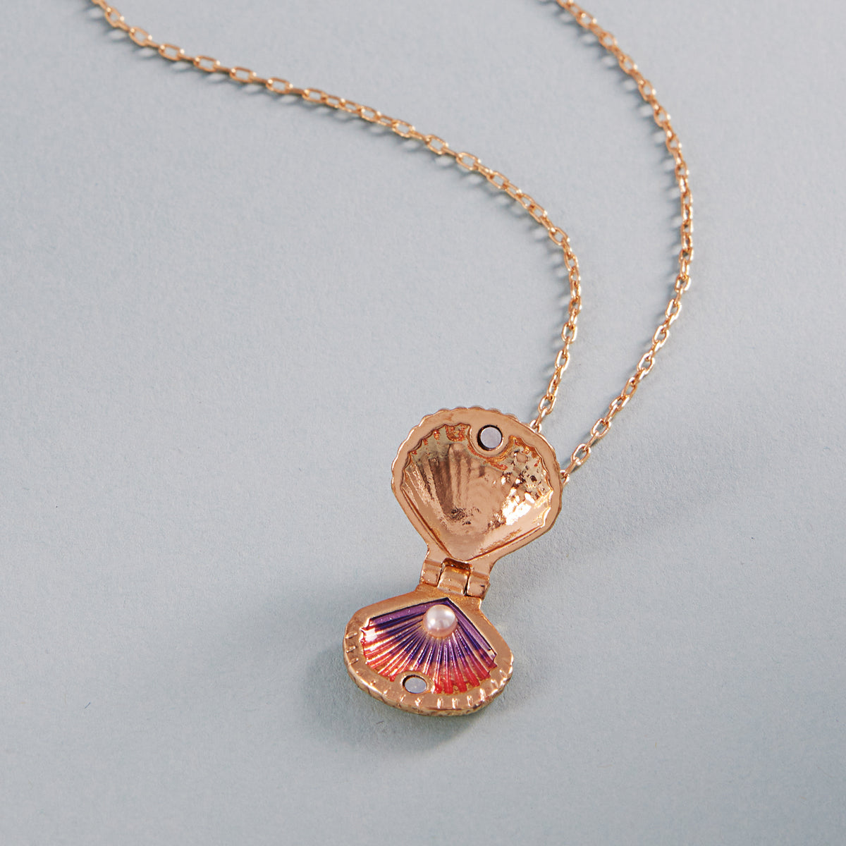 Seashell Locket Necklace with Pearl – Ocean-Inspired Silver Pendant