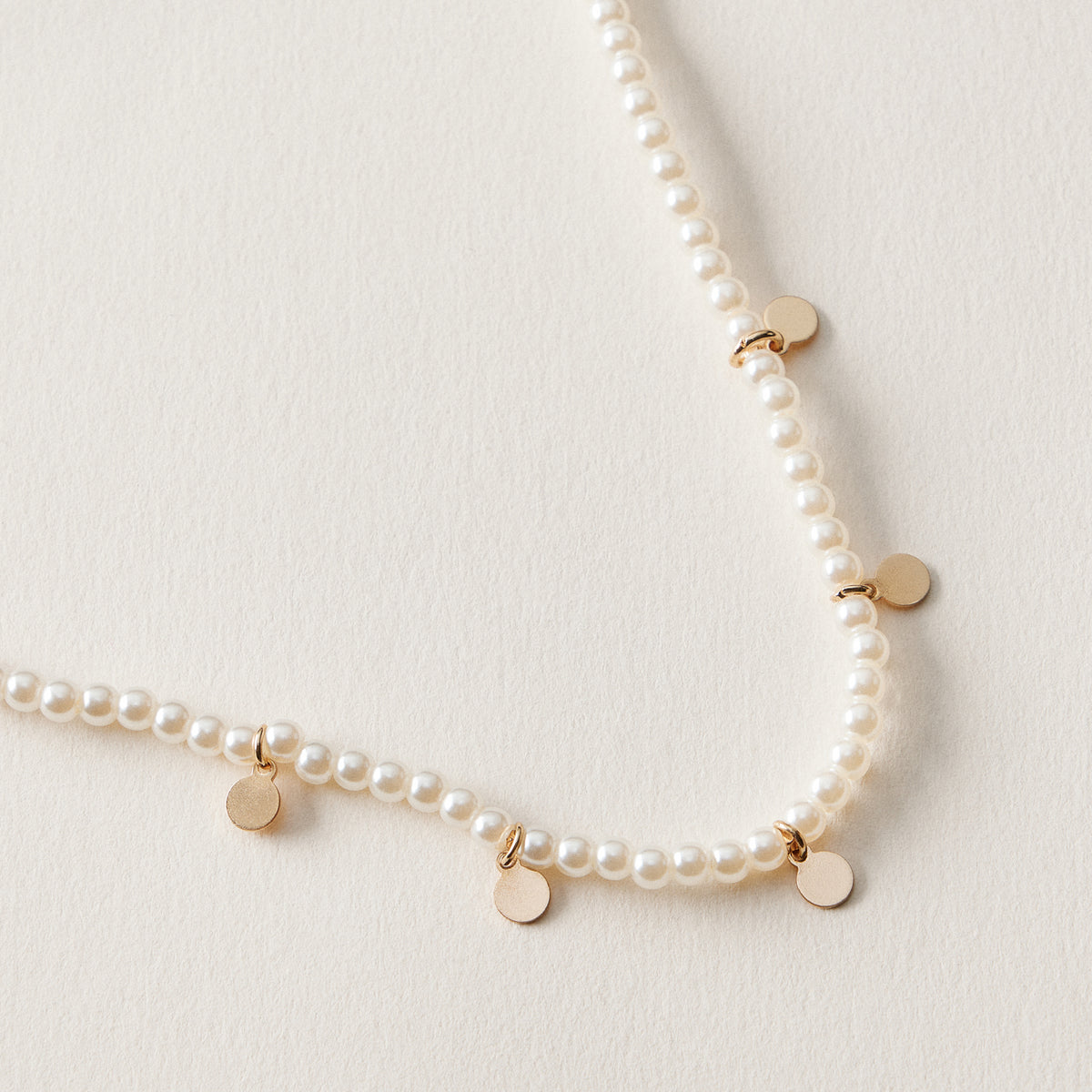 Pearl Disc Charm Anklet | Dainty Beaded Jewelry