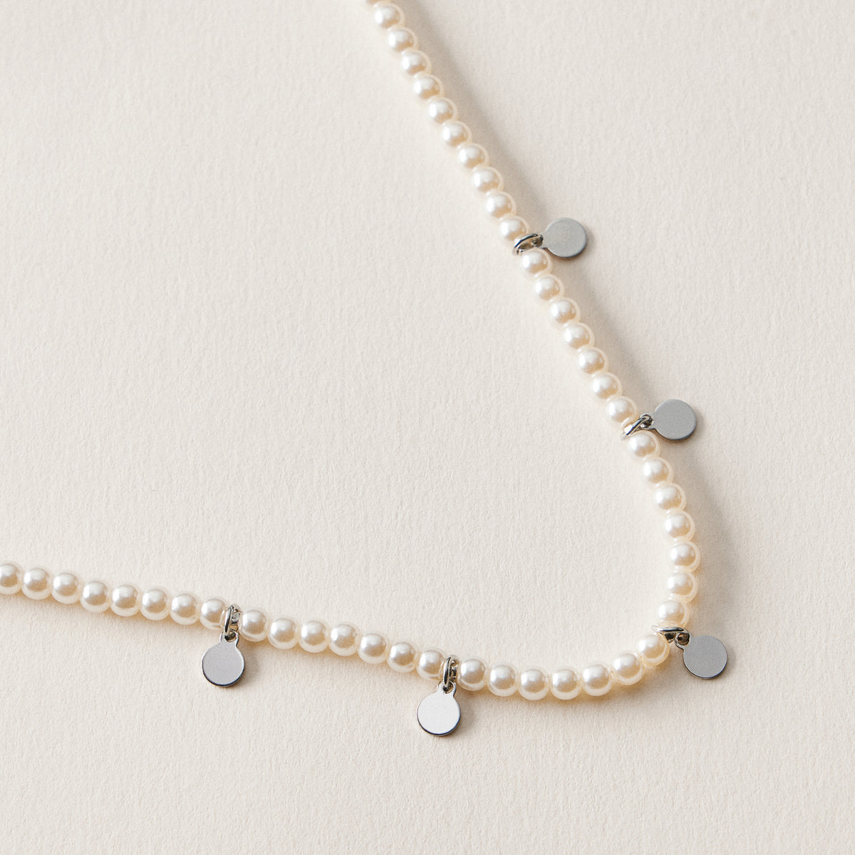 Pearl Disc Charm Anklet | Dainty Beaded Jewelry