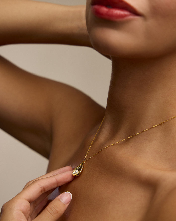 18K Gold Dipped Necklace with Seashell Pearl Pendant