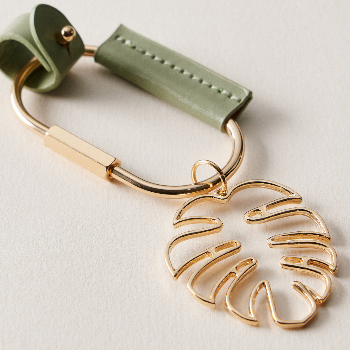 Tropical Palm Leaf Keychain | Faux Leather Key Holder