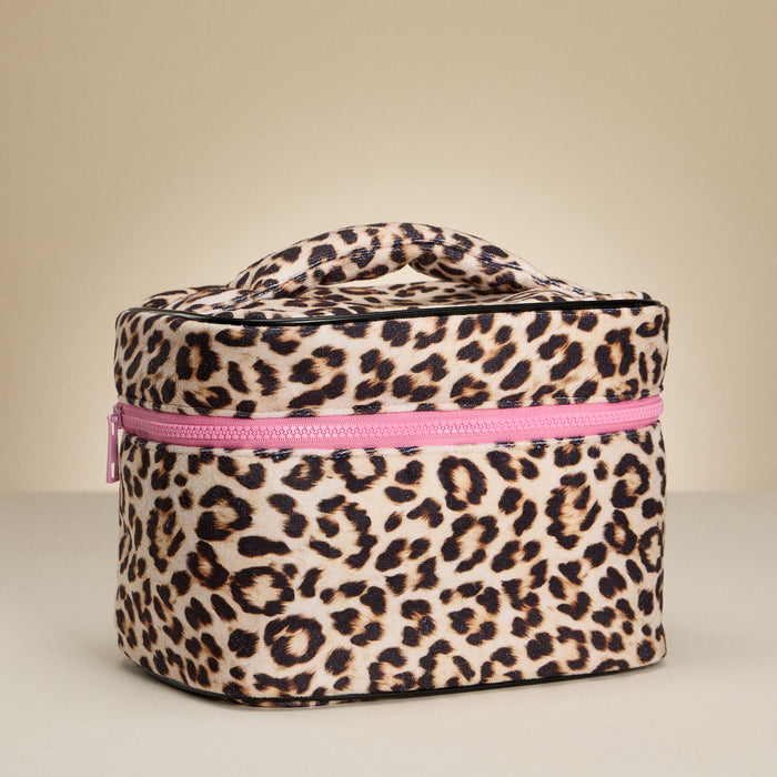 Leopard Print Travel Makeup Bag – Stylish Cosmetic Organizer with Handle & Pink Zipper