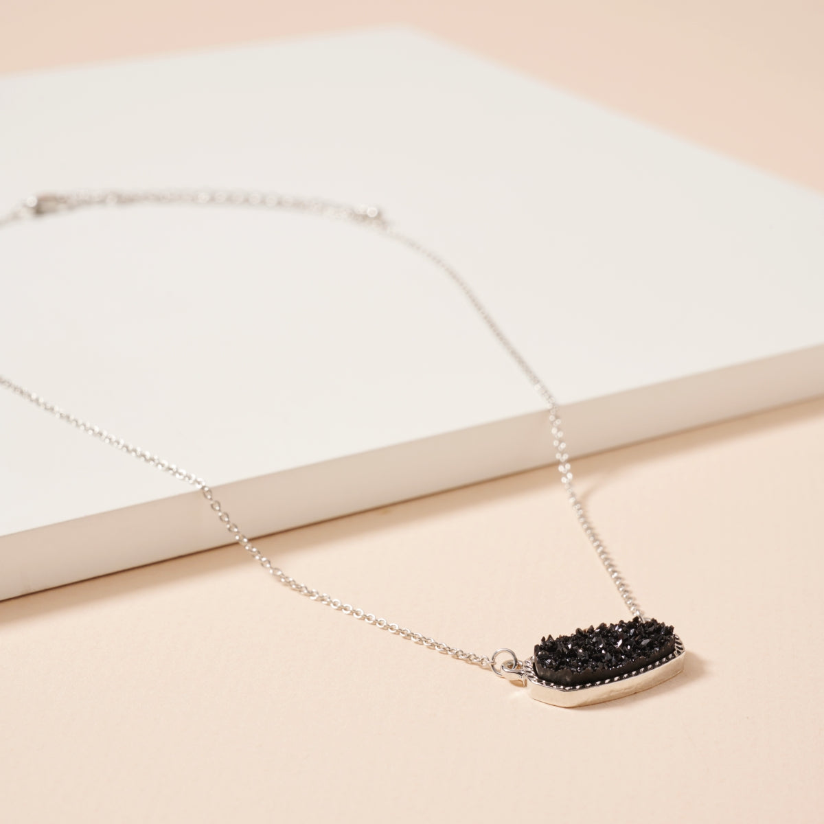 Druzy Stone Charm Short Necklace